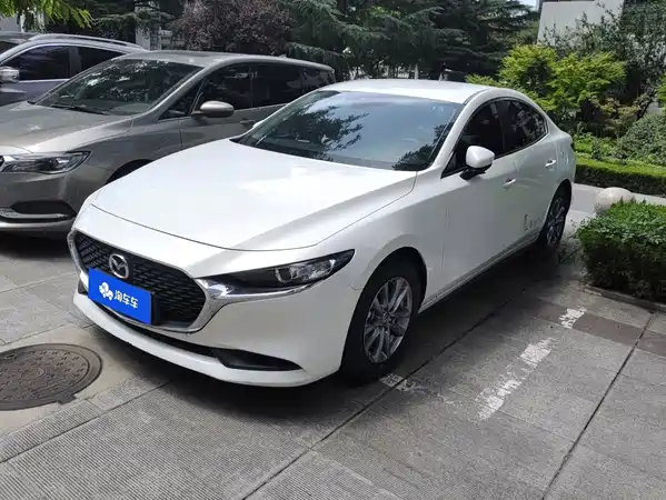 Mazda 3 Axela 2022
