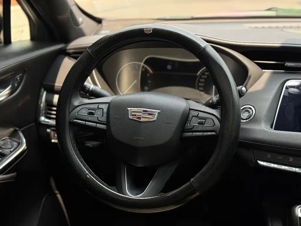 Cadillac XT4 2019 — фото 12