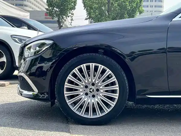 Mercedes-Benz E-Class 2022
