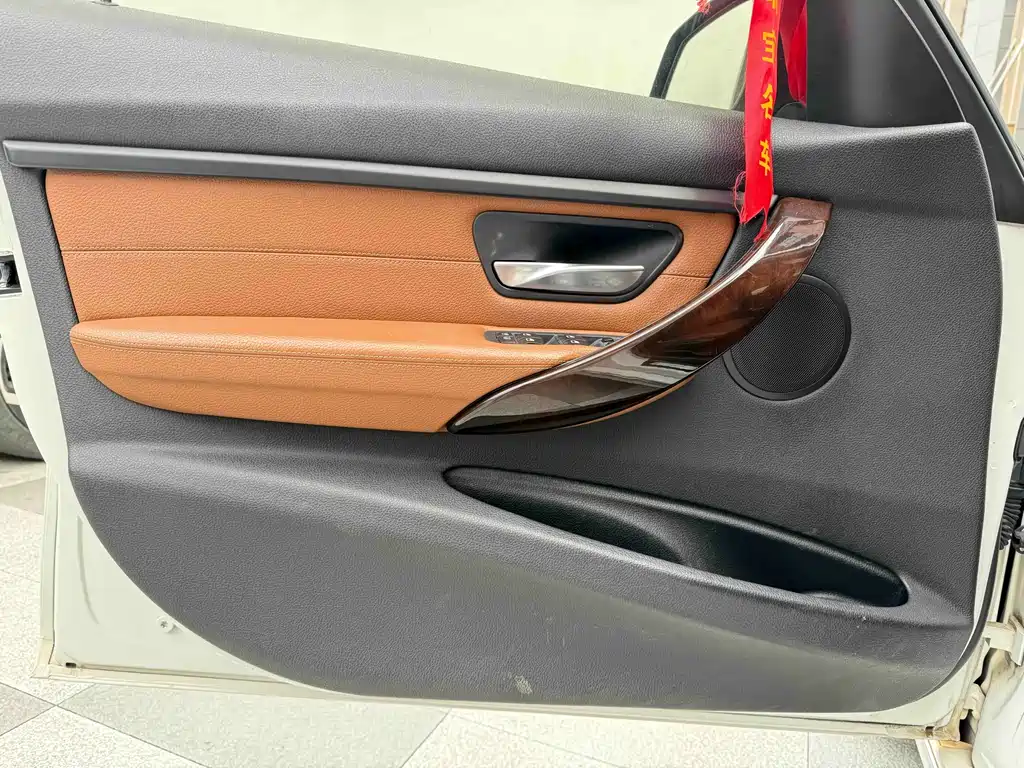 BMW 3 Series 2013 — фото 12