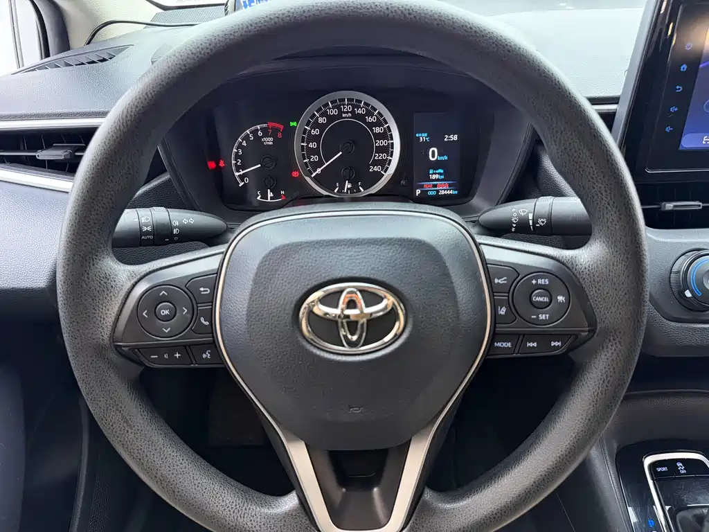 Toyota Corolla 2022 — фото 11