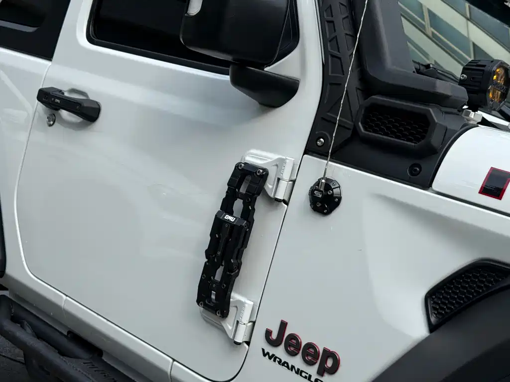 Jeep Wrangler 2021 — фото 14