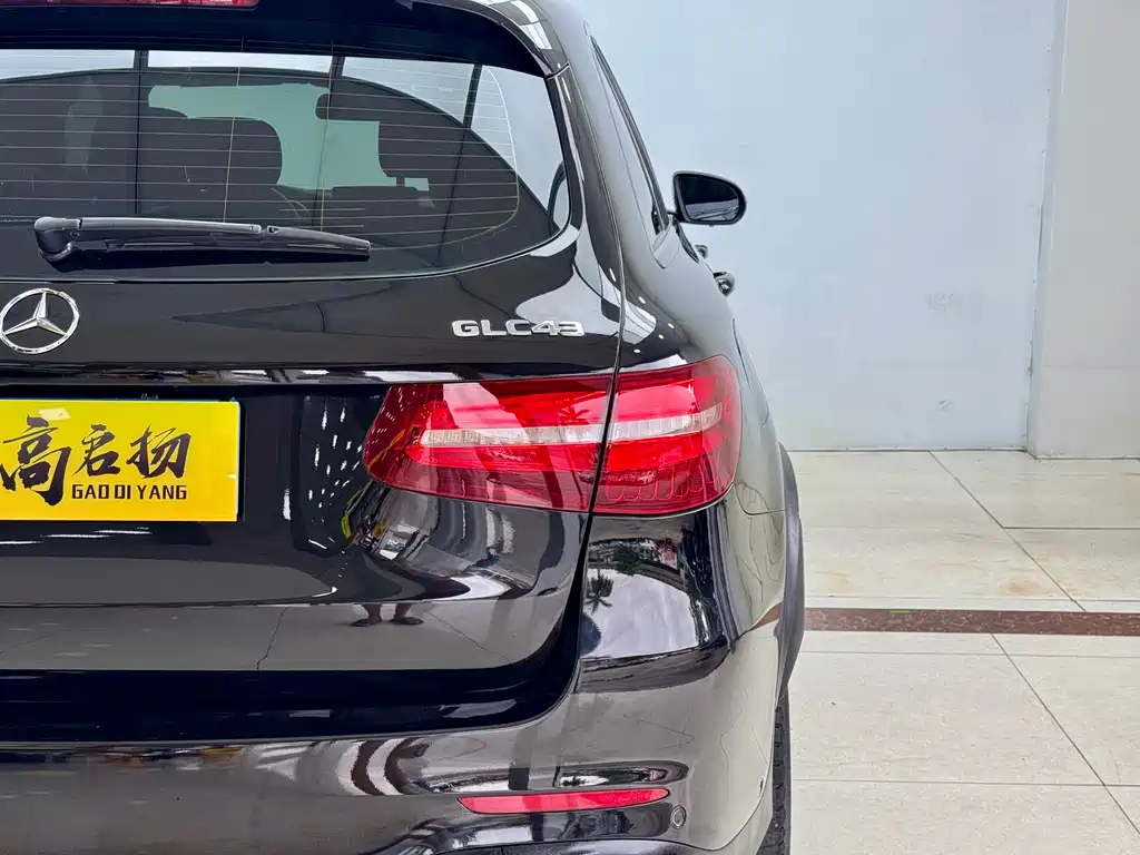 Mercedes-Benz GLC AMG 2018 — фото 25