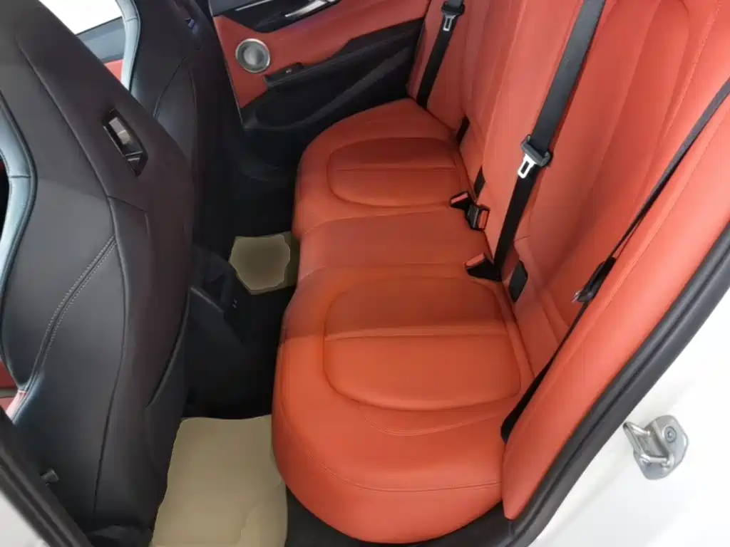 BMW 1 Series 2020 — фото 17