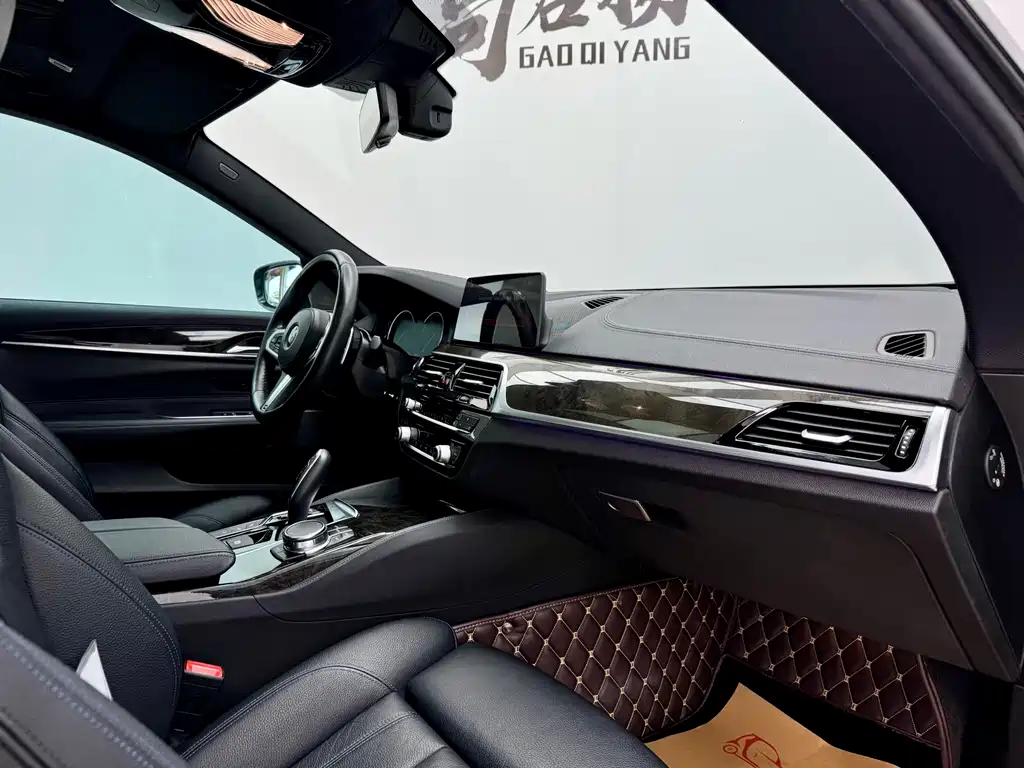BMW 6 Series GT 2018 — фото 15