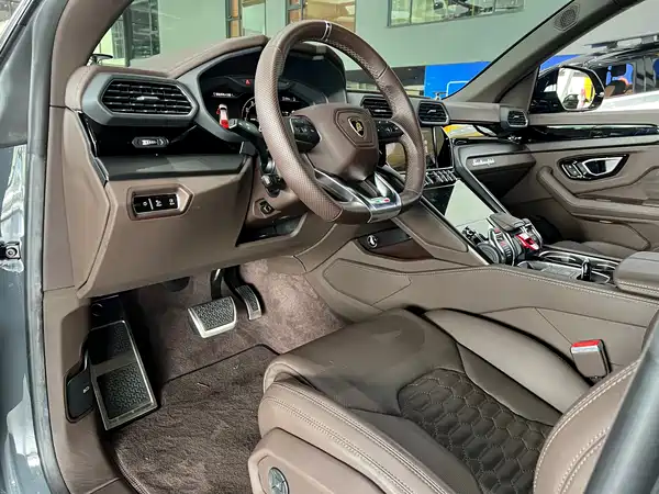 Lamborghini Urus 2023