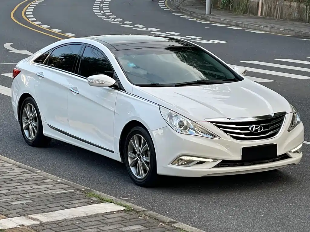 Hyundai Sonata 2014 — фото 3