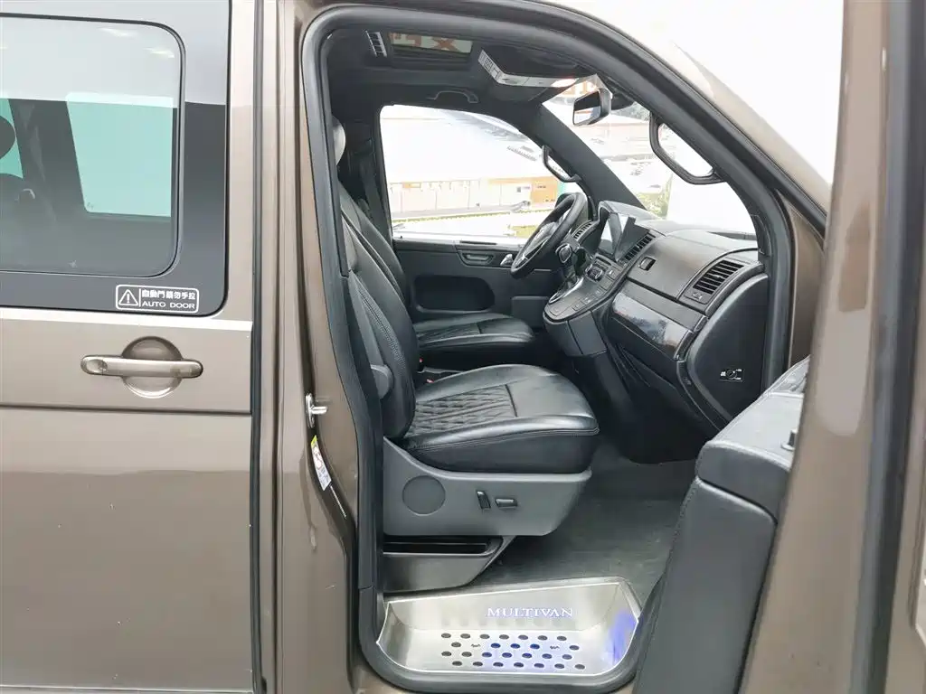 Volkswagen Multivan 2016 — фото 23