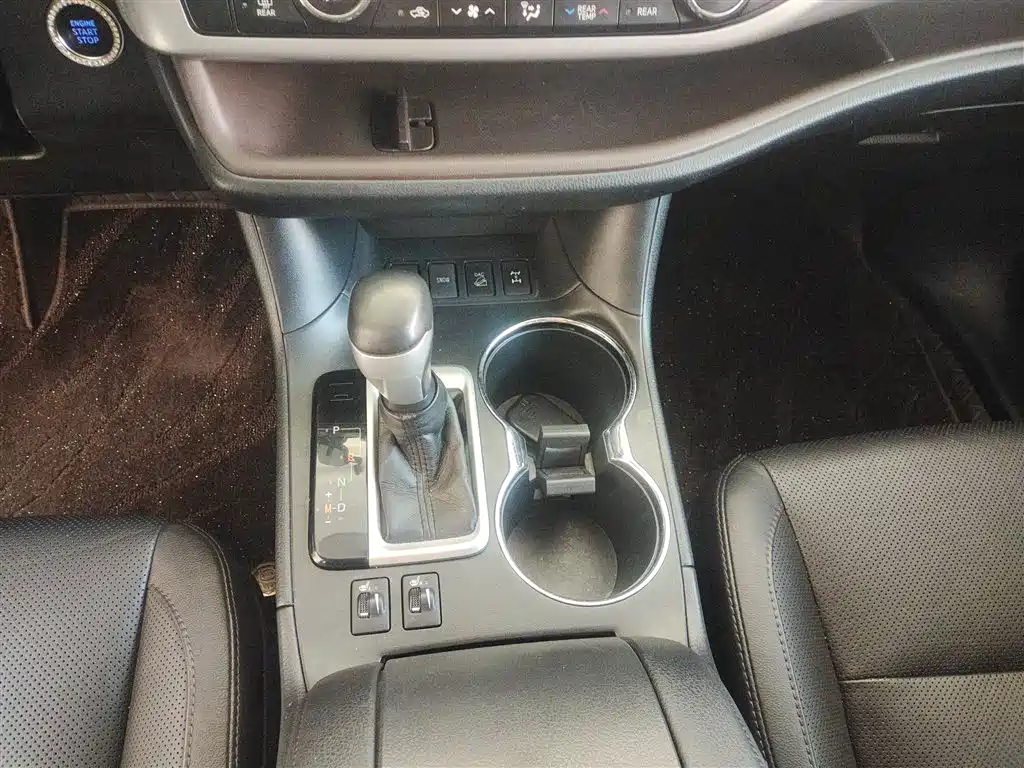 Toyota Highlander 2017 — фото 14