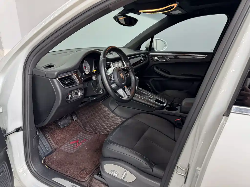 Porsche Macan 2014 — фото 12