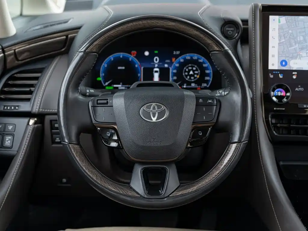 Toyota Alphard 2024 — фото 12