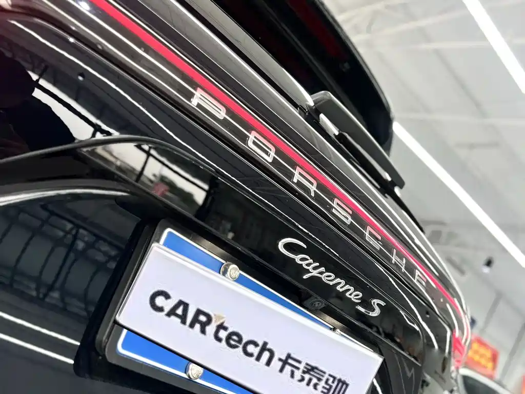 Porsche Cayenne 2020 — фото 17