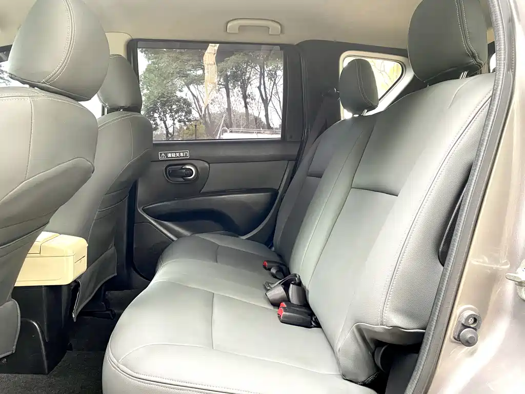 Nissan Livina 2015 — фото 15