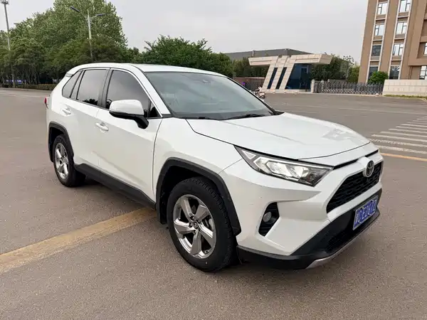 Toyota RAV4 2021