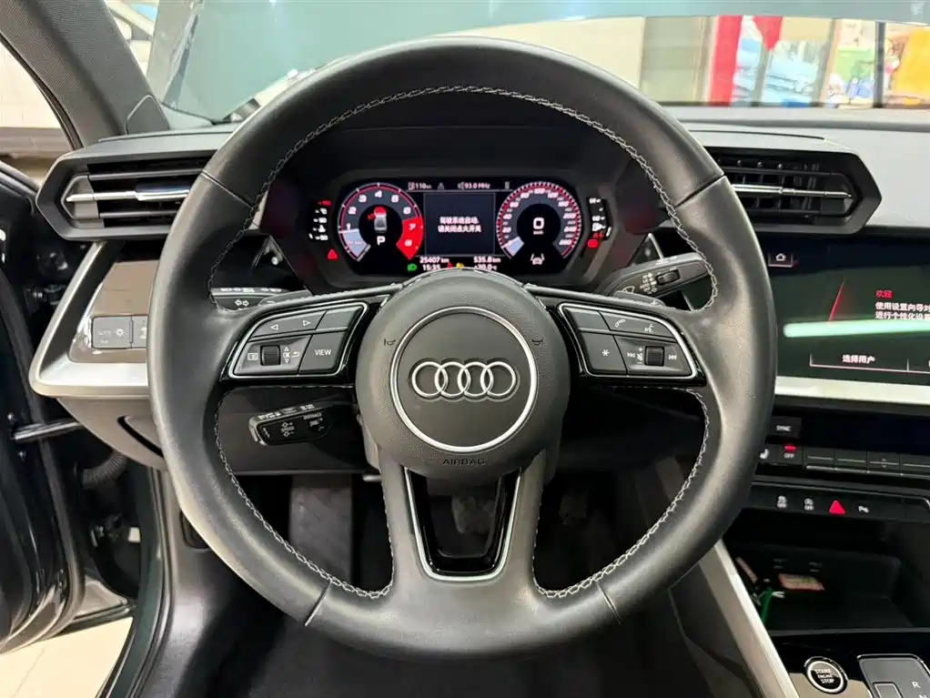 Audi A3 2023 — фото 11