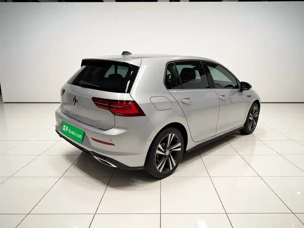 Volkswagen Golf 2024
