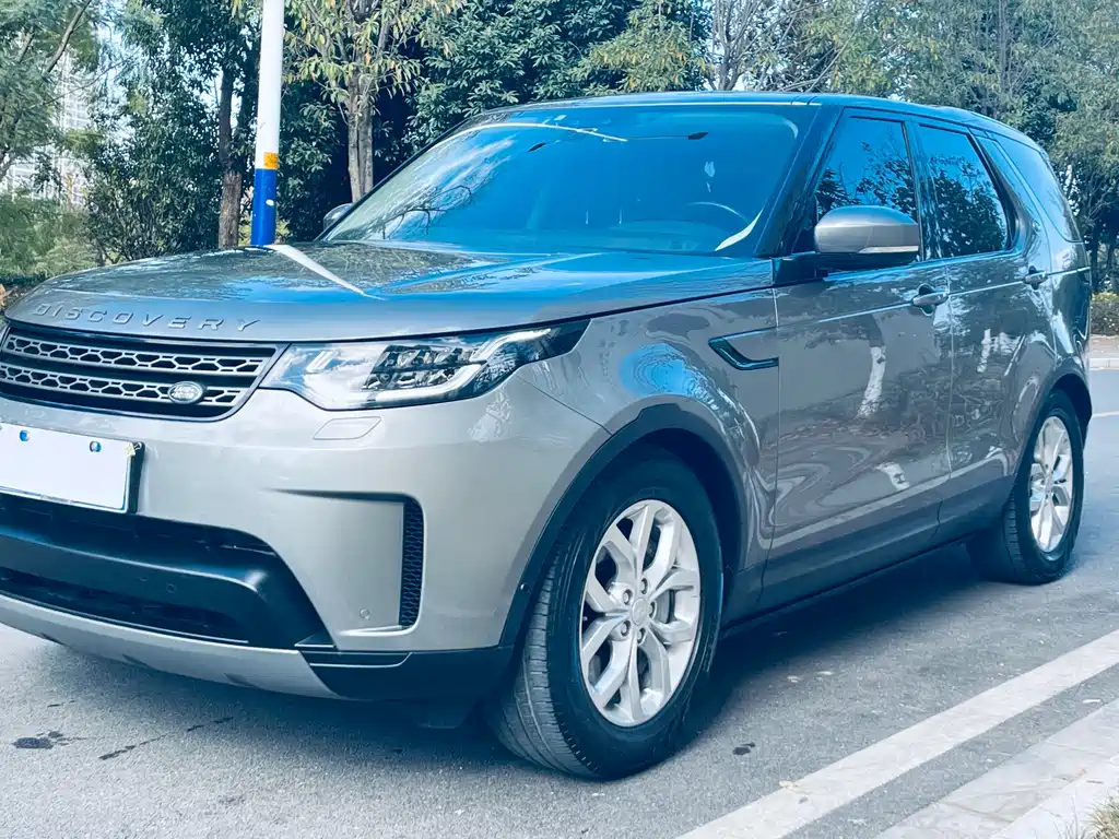 Land Rover Discovery 2020 — фото 1