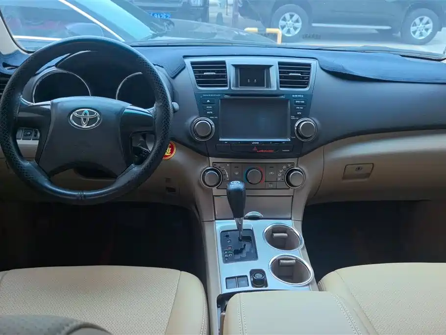 Toyota Highlander 2013 — фото 12