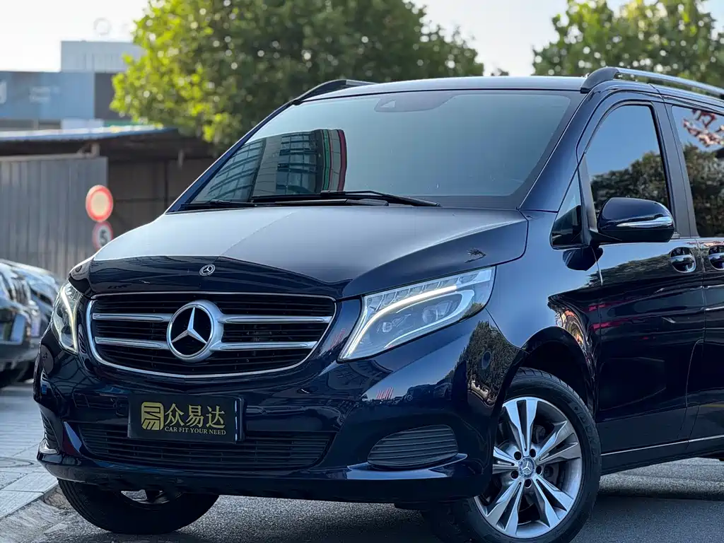 Mercedes-Benz V-Class 2018 — фото 9