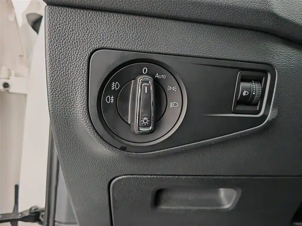 Volkswagen Tiguan L 2021 — фото 21