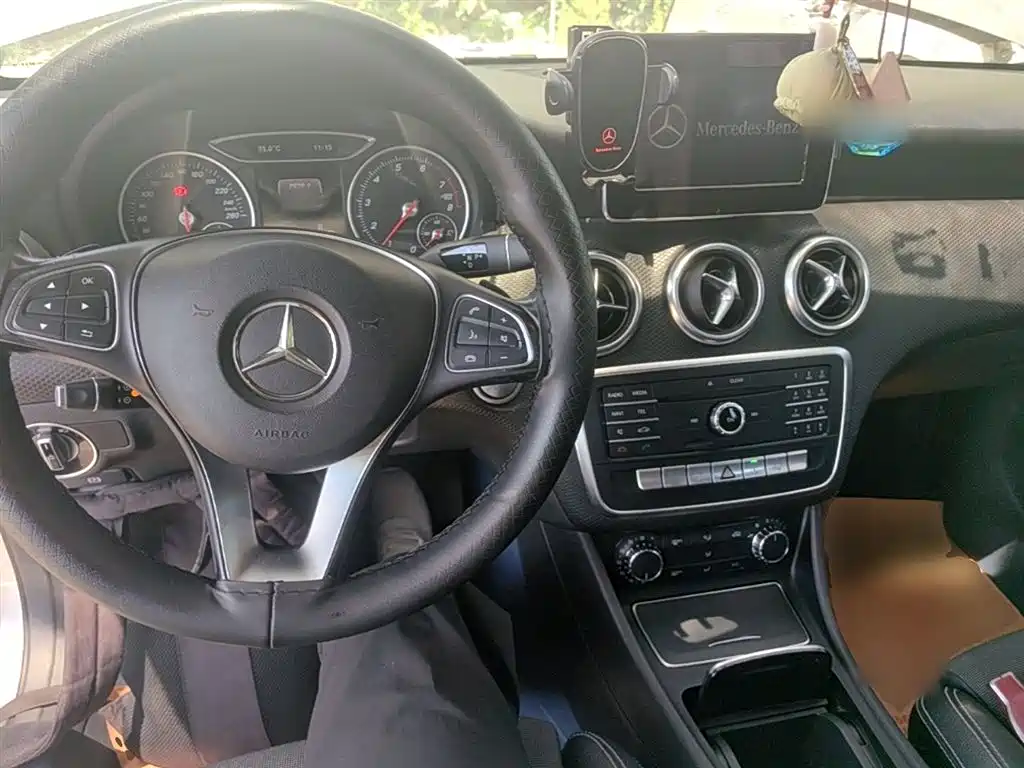 Mercedes-Benz A-Class 2016 — фото 10