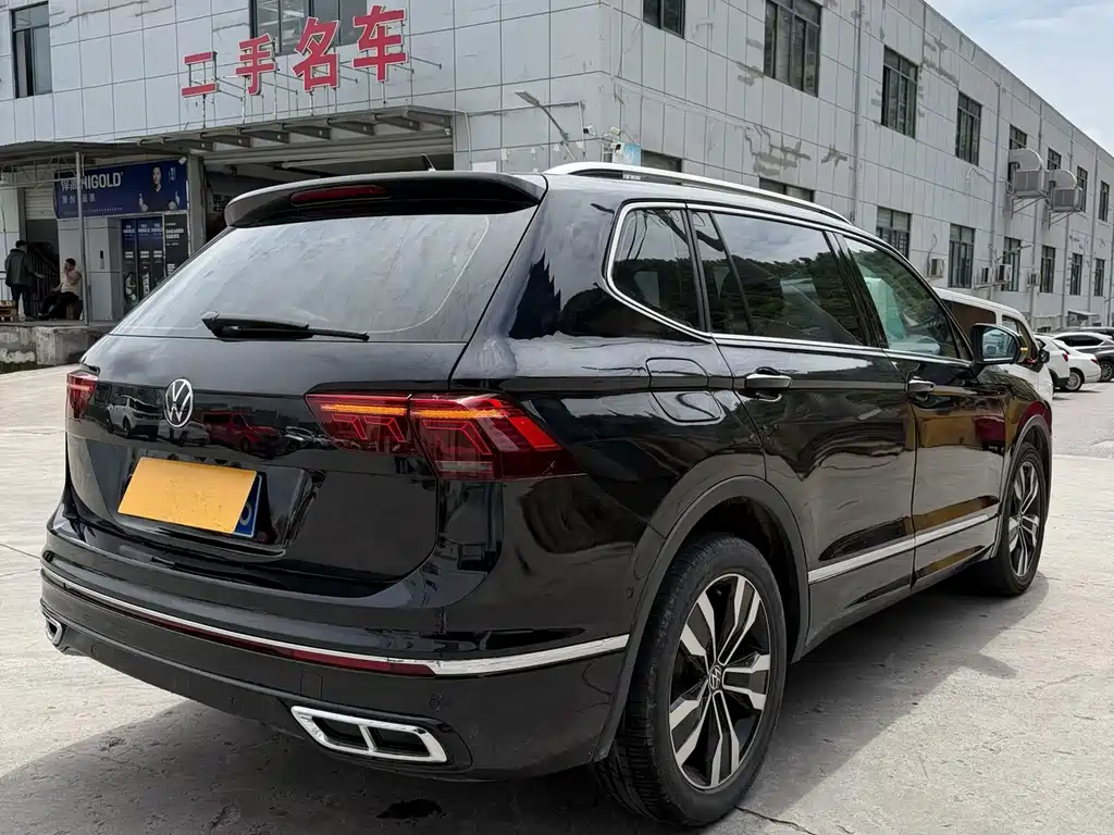 Volkswagen Tiguan L 2022 — фото 8