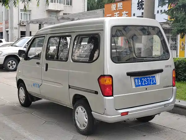 Wuling Sunshine 2012