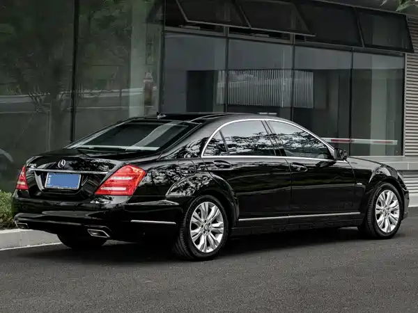 Mercedes-Benz S-Class 2012