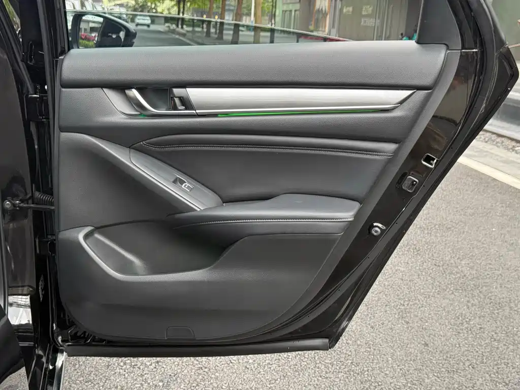 Honda Accord 2021 — фото 17