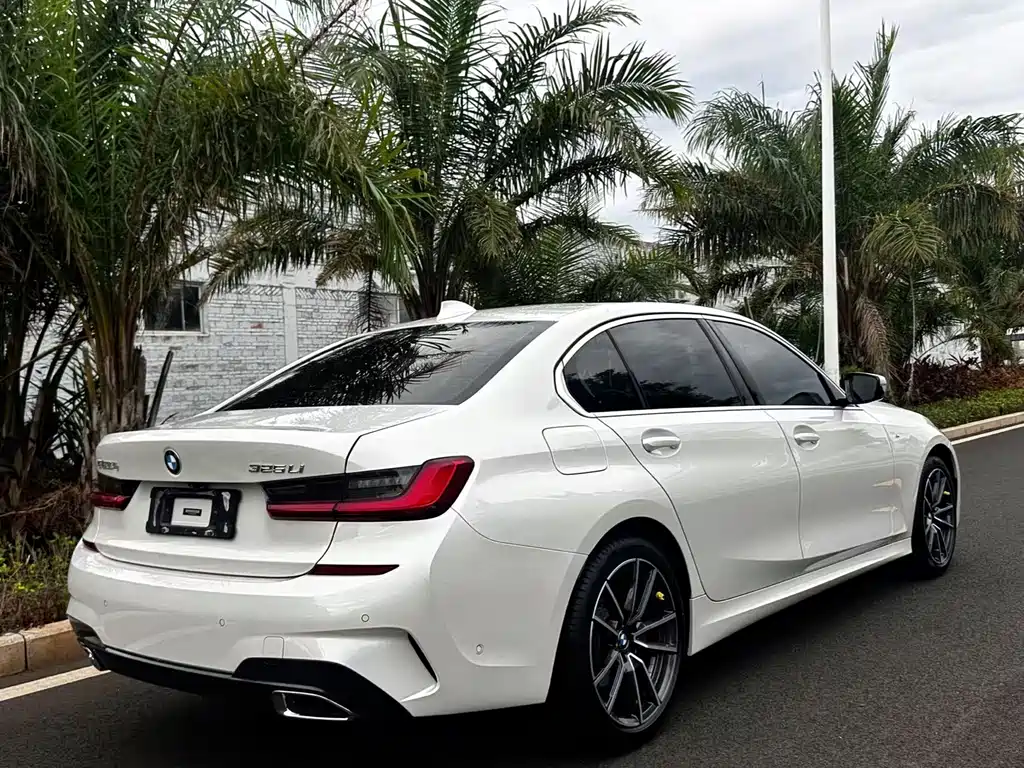 BMW 3 Series 2021 — фото 12