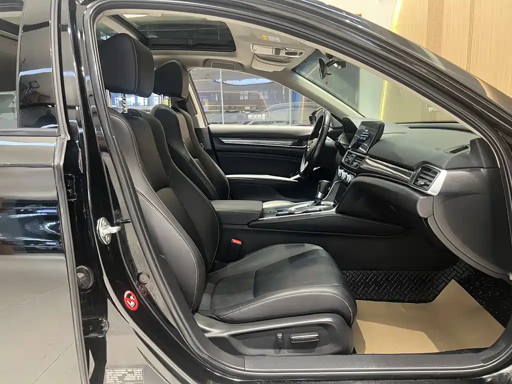 Honda Accord 2022 — фото 10