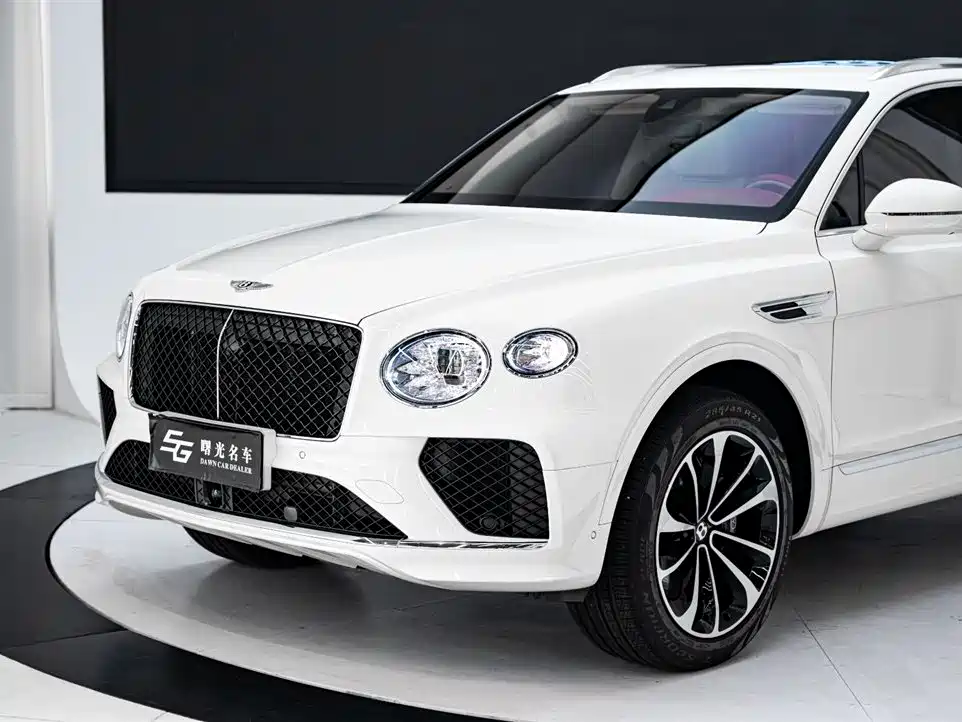 Bentley Bentayga 2025 — фото 20