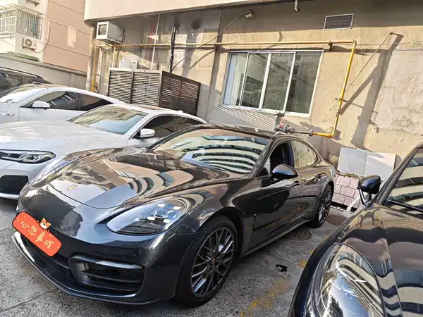 Porsche Panamera 2024