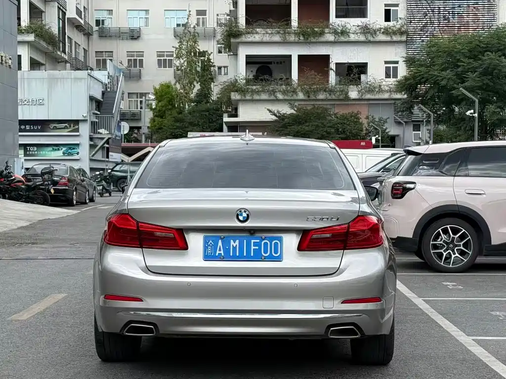 BMW 5 Series 2019 — фото 9