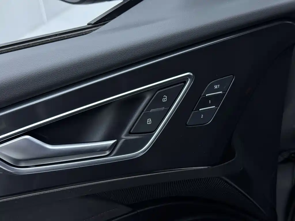 Audi Q5 e-tron 2022 — фото 21