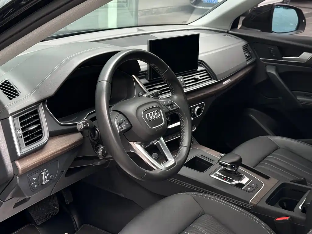 Audi Q5L 2023 — фото 7