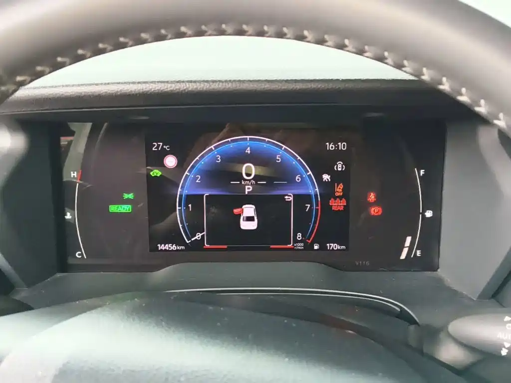 Toyota Camry 2025 — фото 12