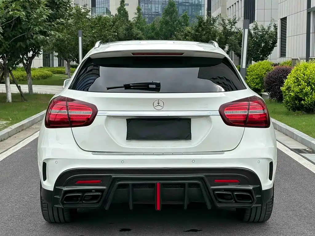 Mercedes-Benz GLA AMG 2018 — фото 28