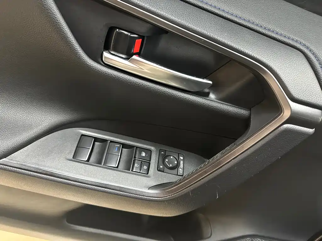 Toyota Wildlander 2022 — фото 10