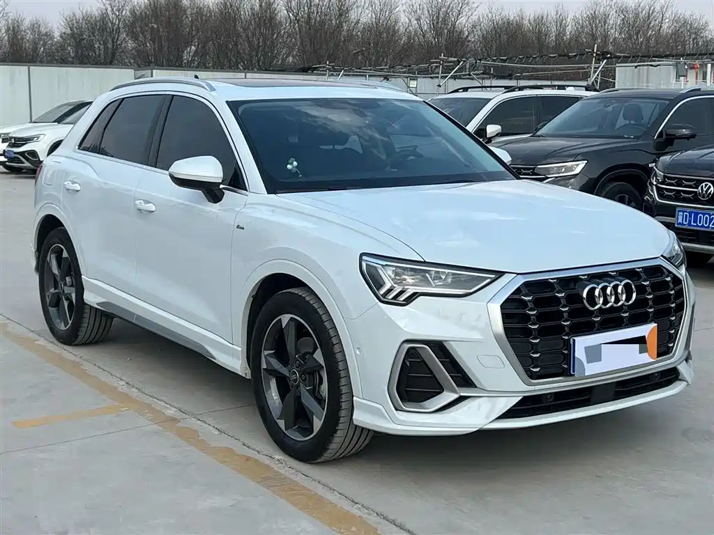 Audi Q3 2022 — фото 2