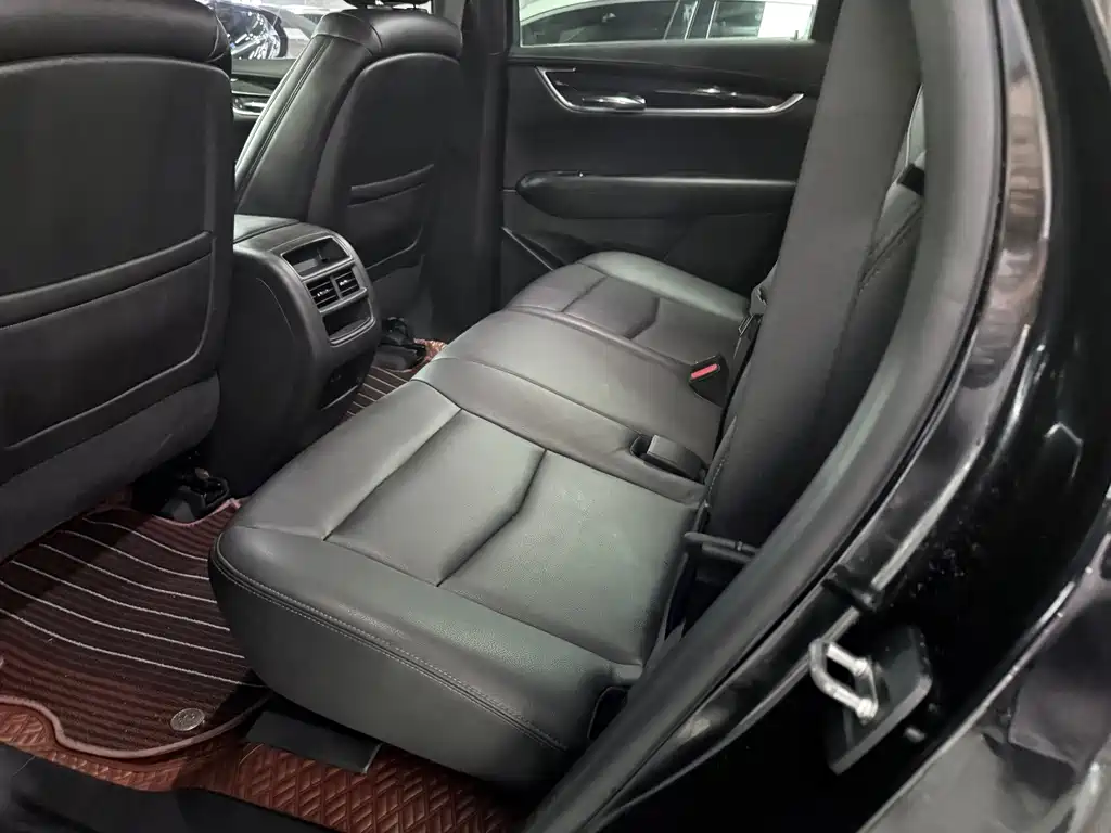 Cadillac XT5 2020 — фото 11