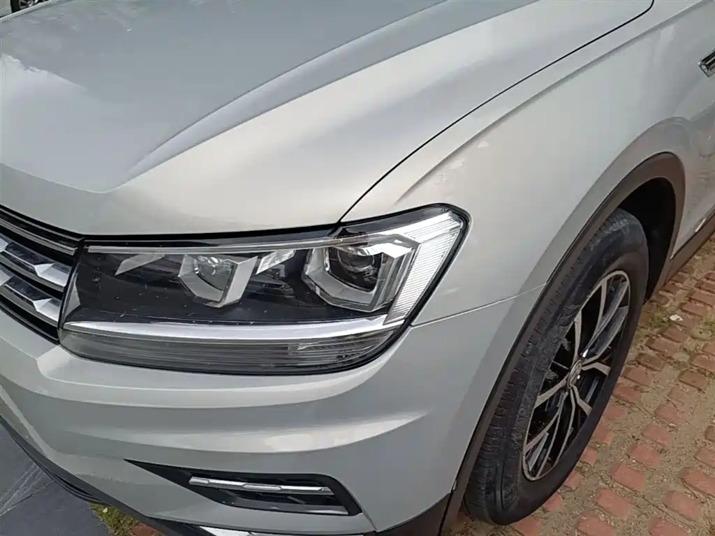 Volkswagen Tiguan L 2017 — фото 24