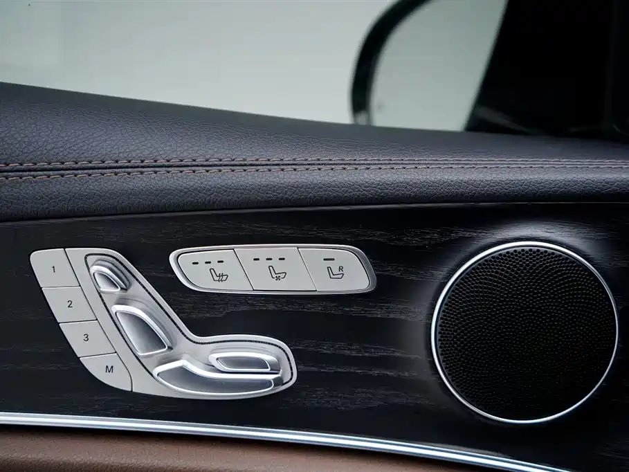 Mercedes-Benz E-Class 2021 — фото 24