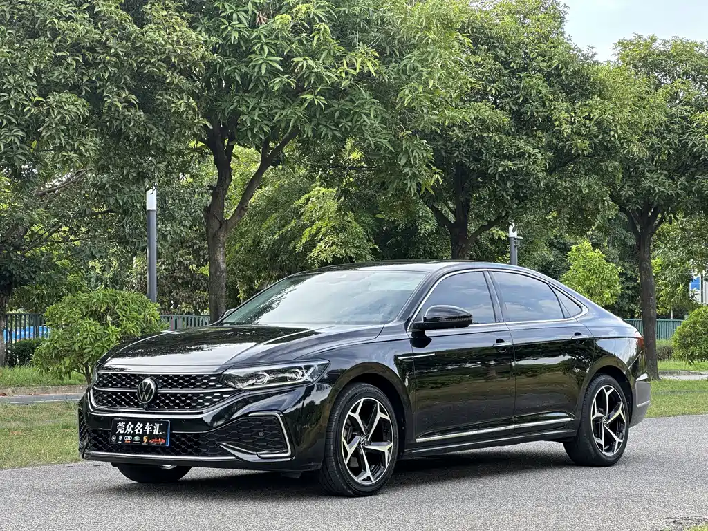 Volkswagen Passat 2023