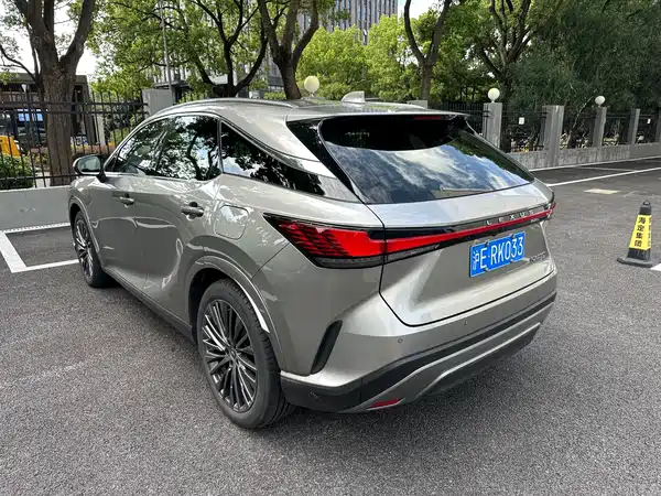Lexus RX 2023