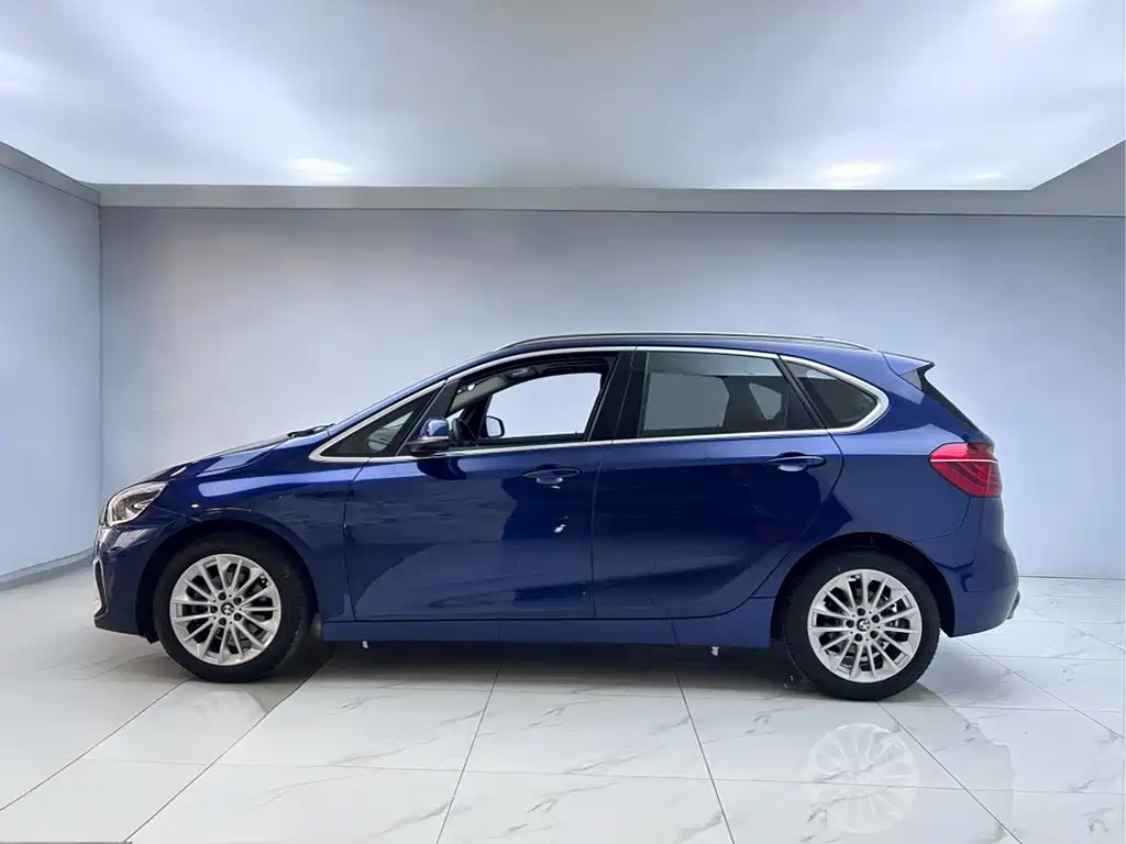 BMW 2 Series Active Tourer 2018 — фото 4