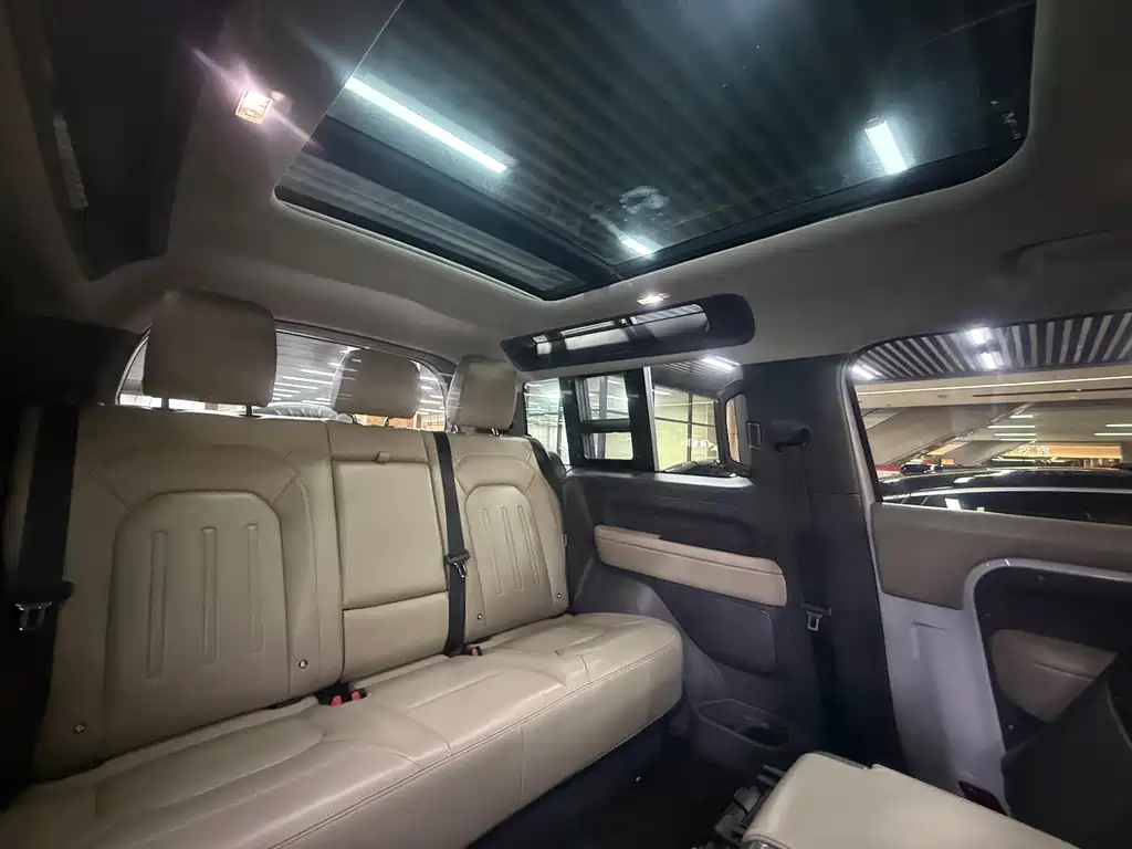 Land Rover Defender 2022 — фото 10