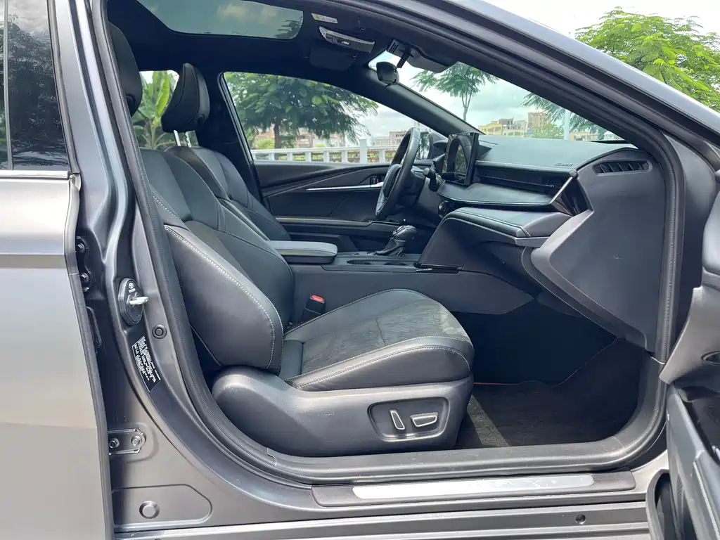 Toyota Camry 2025 — фото 10