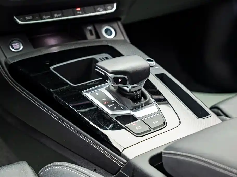Audi Q5L 2022 — фото 14