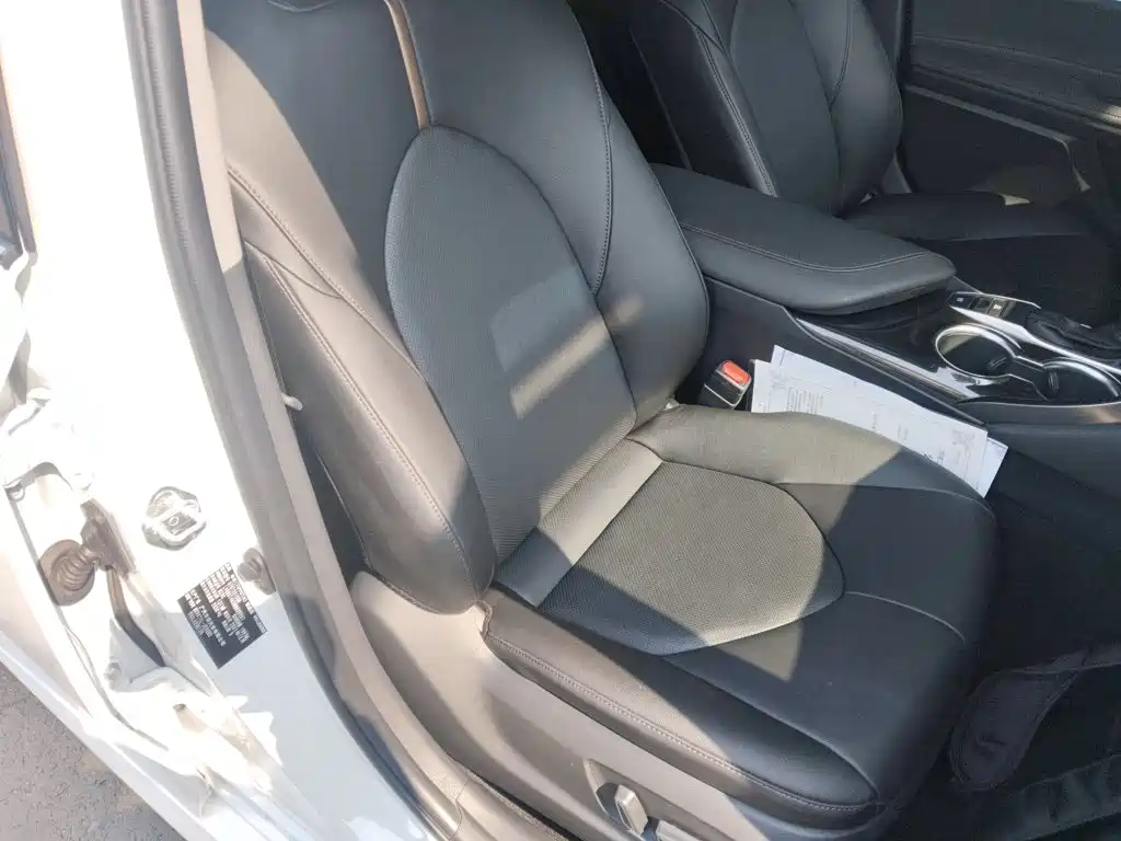 Toyota Camry 2022 — фото 20
